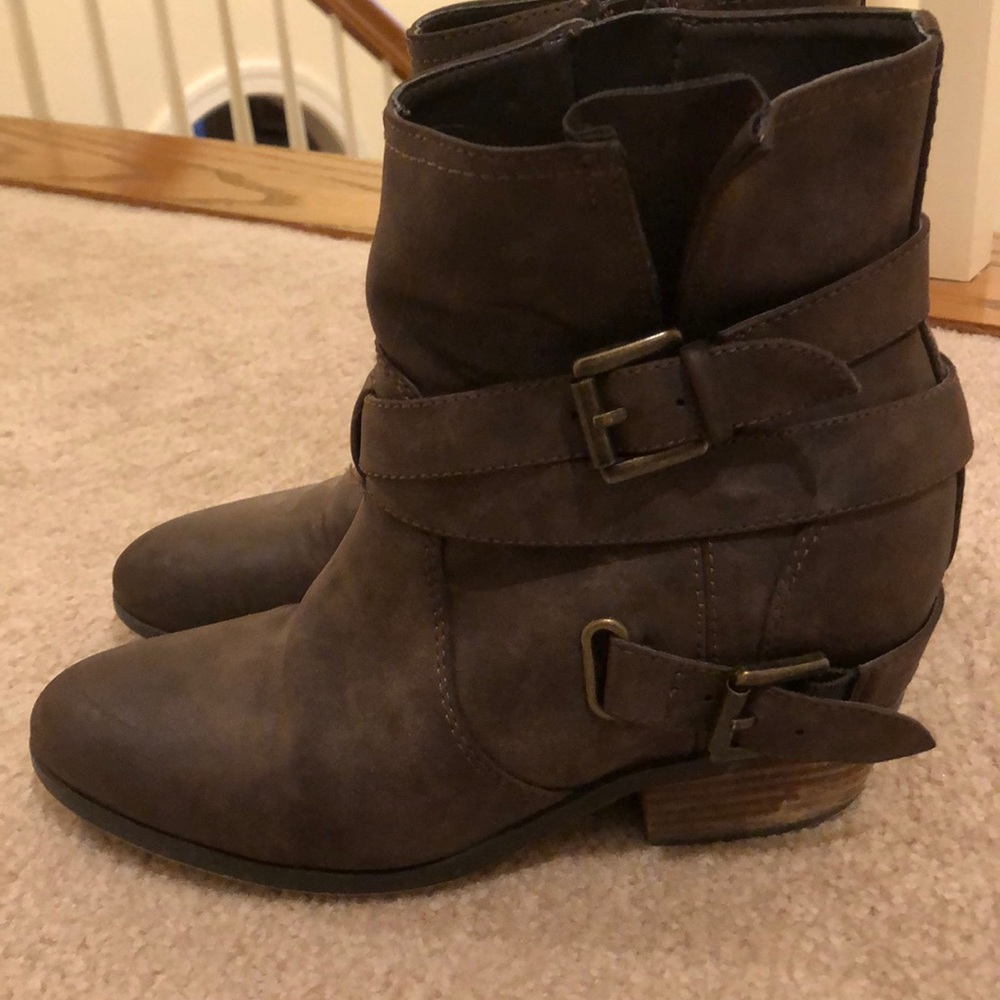 Crown vintage heeled bootie